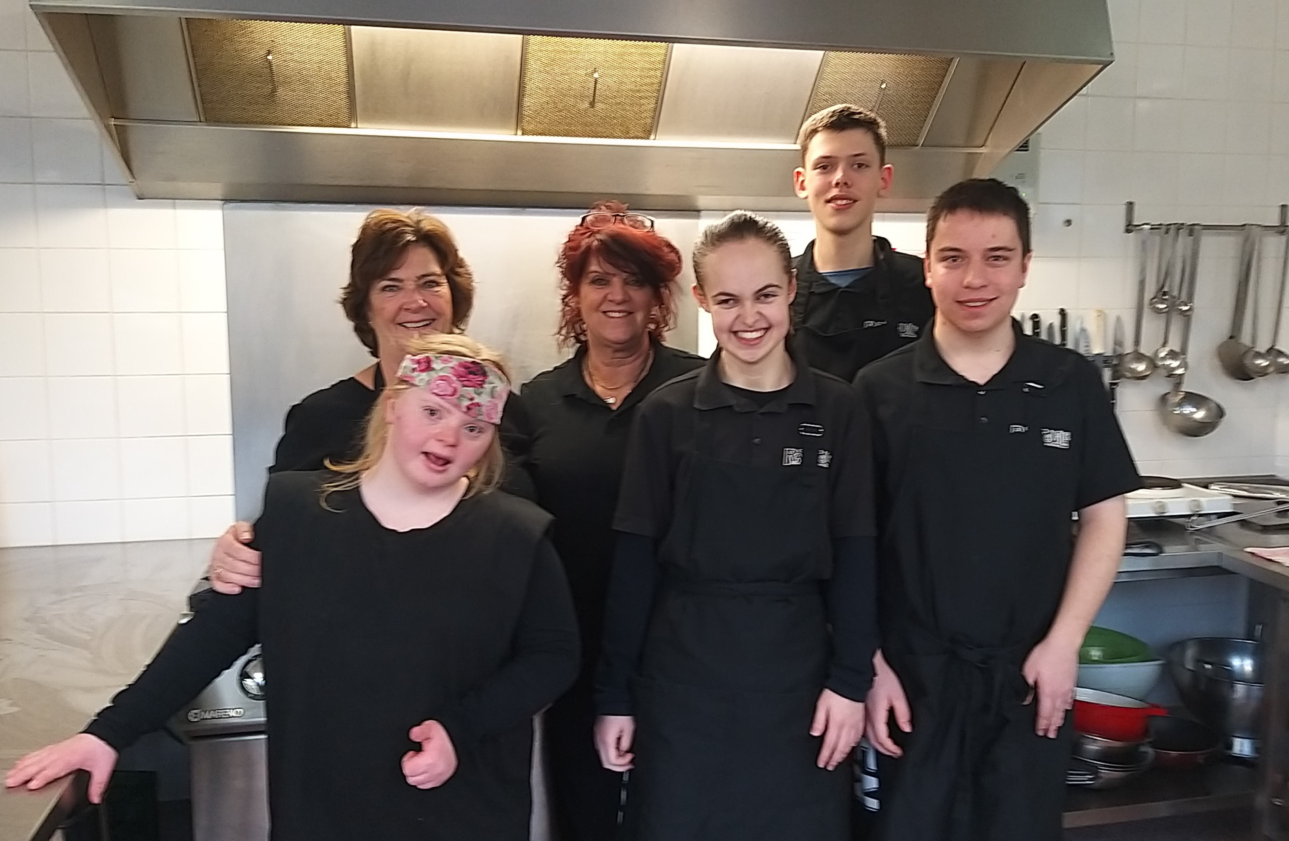 Ratatouille maakt er een lekker potje van in De Hofstede in Velserbroek. ’Hier krijgen de kinderen e